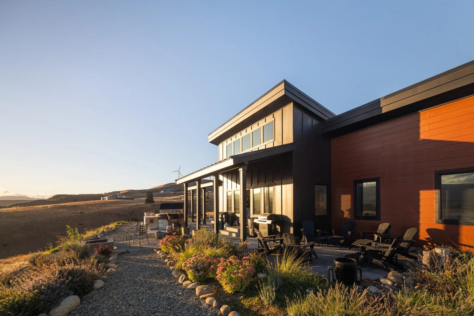 Deer Valley home at golden hour in the Kittitas Valley