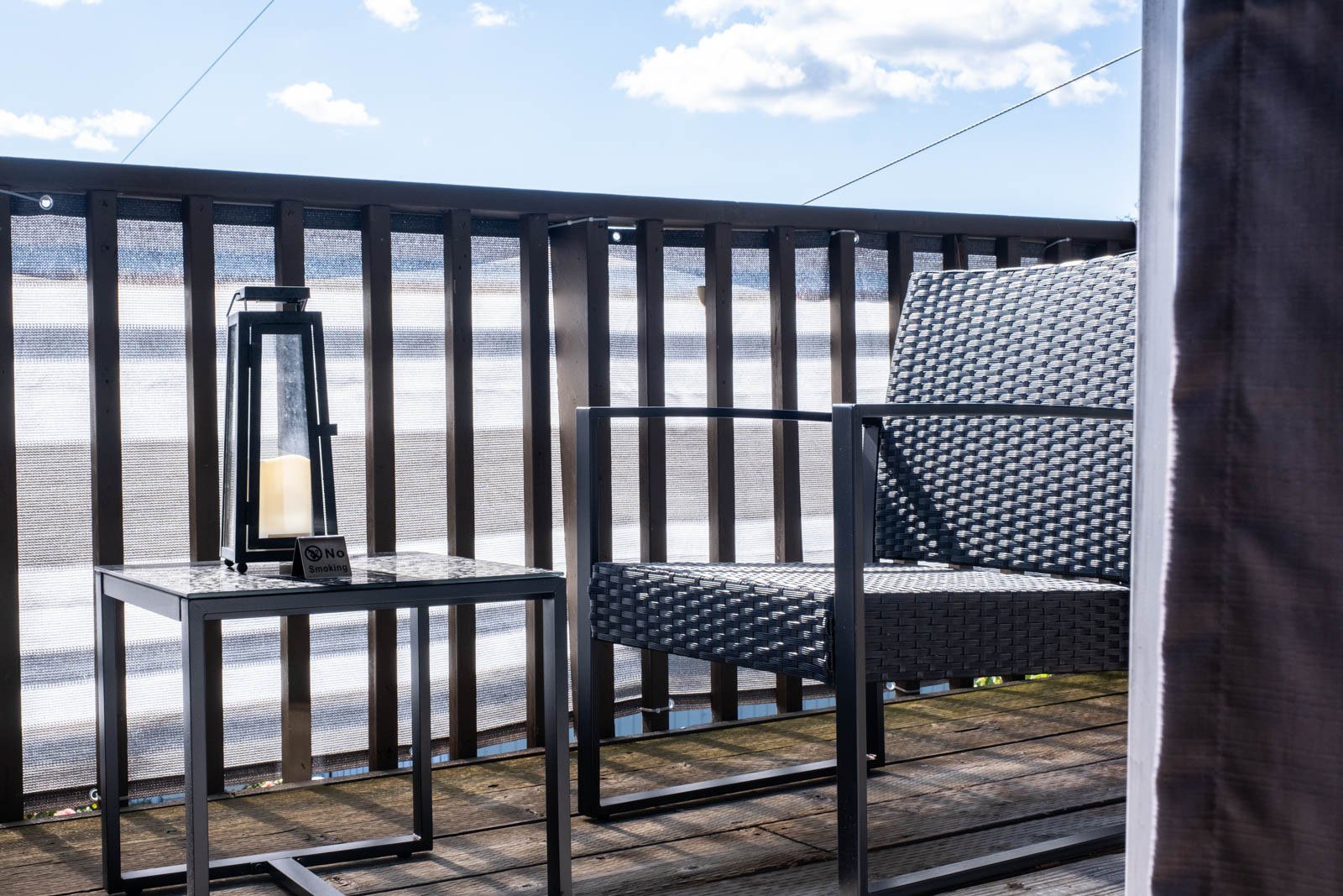 The Mariner private balcony seating