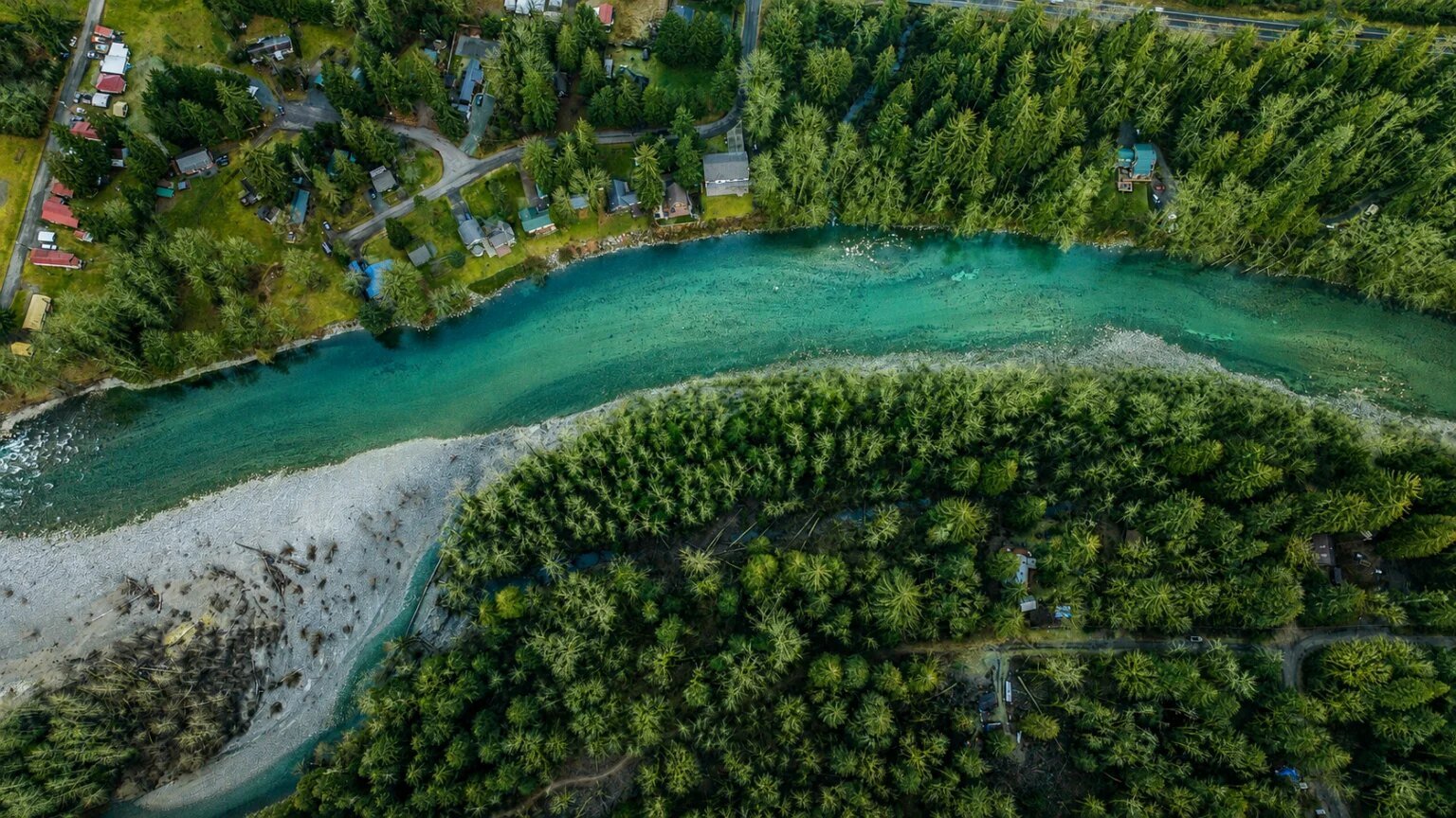 Skykomish River flowing through the valley near Cascadia